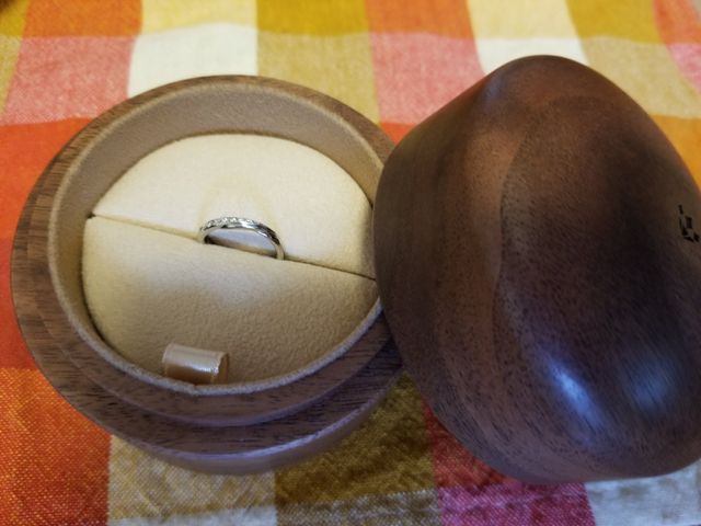 ジャスミン。箱が木製なのが可愛い。