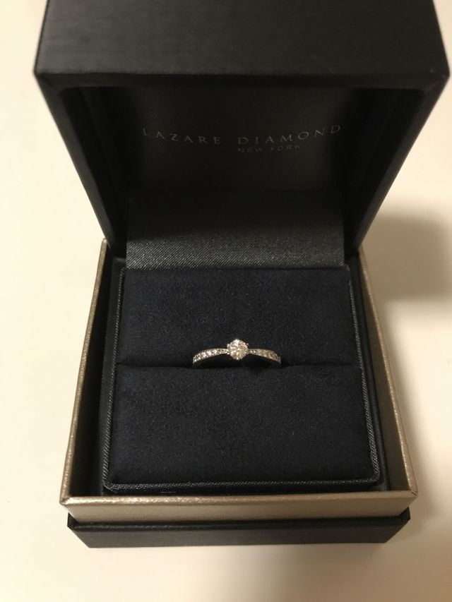 プロポーズのときにもらいました。とても綺麗です。