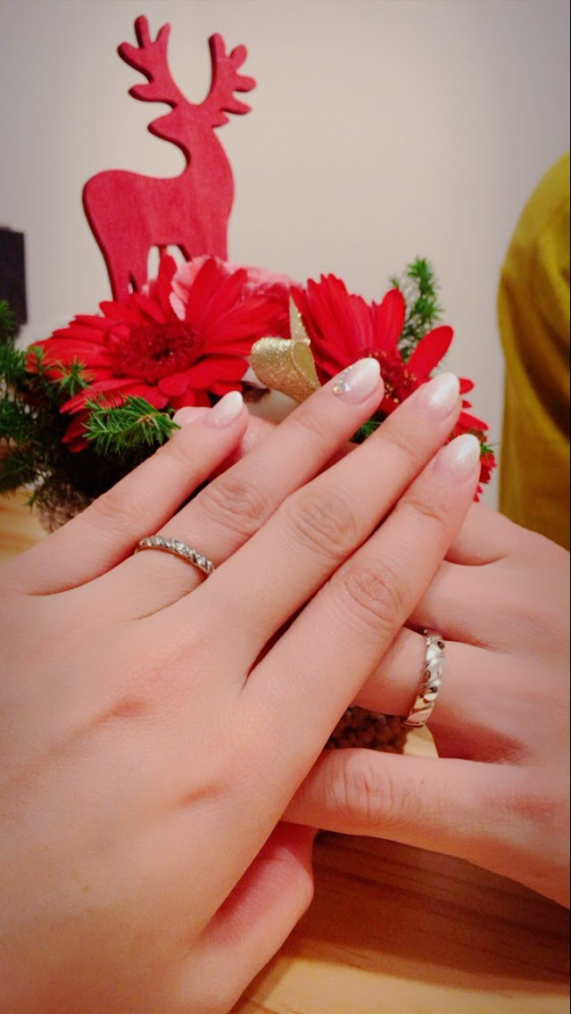 女性用には8つダイヤが入ってます。