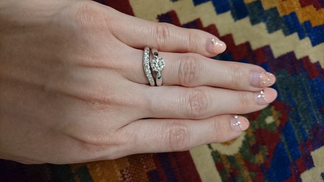 手持ちのティファニーハーモニーと重ね付けも隙間無しでした。