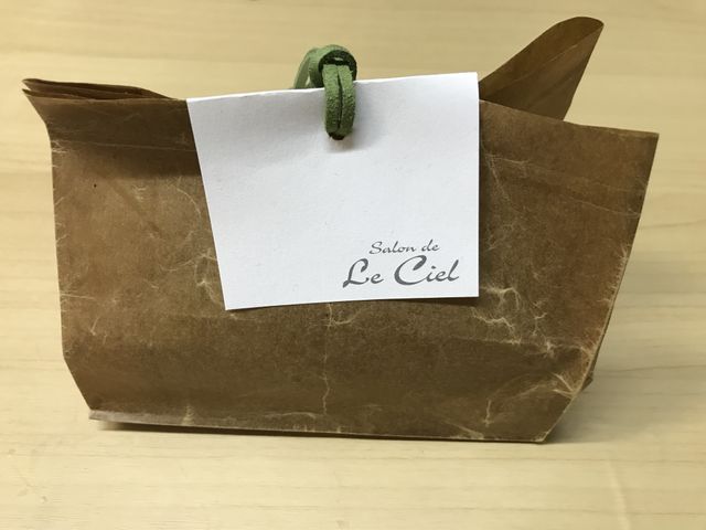 指輪ケースのラッピングも可愛いです