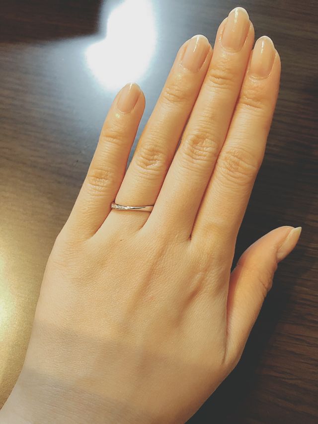 自然に指に馴染んでくれるようなつけ心地です