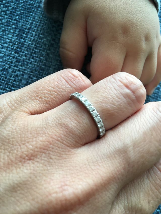 ダイヤがハーフでついているタイプにしました♡