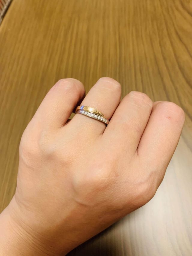 コンビの指輪・ピンクゴールドとプラチナです。