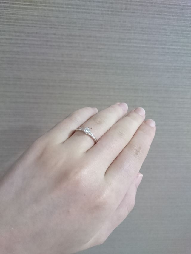 単体で着用(室内明るめの照明下)