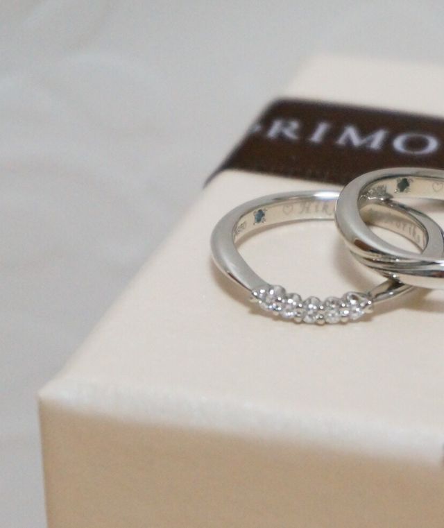 購入した箱に載せて撮った写真