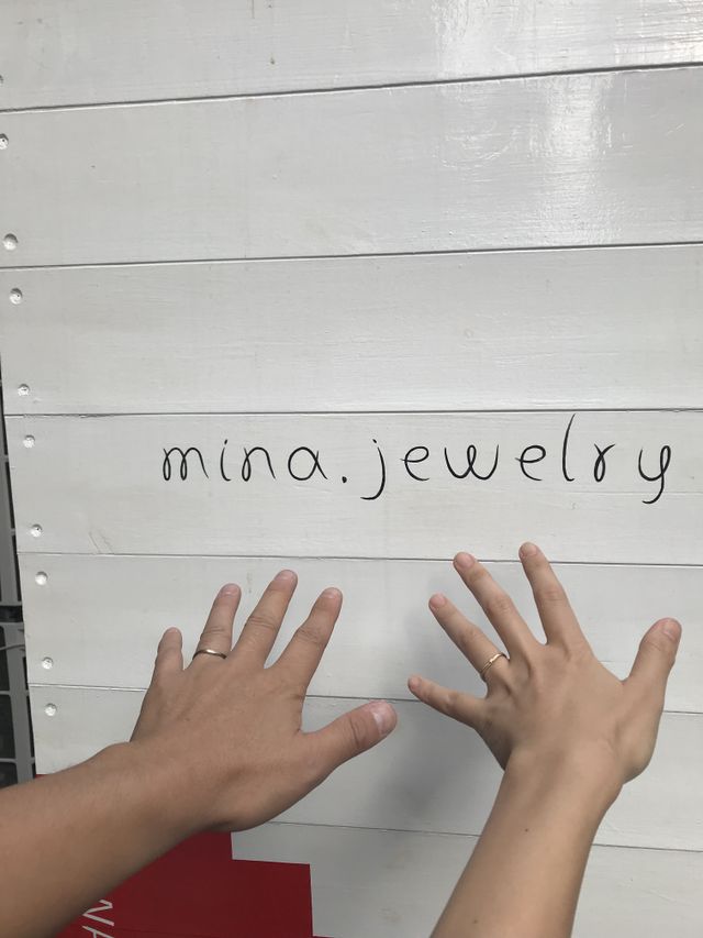 受け取りに伺い、嬉しくてアトリエを出てすぐに撮った写真です♪