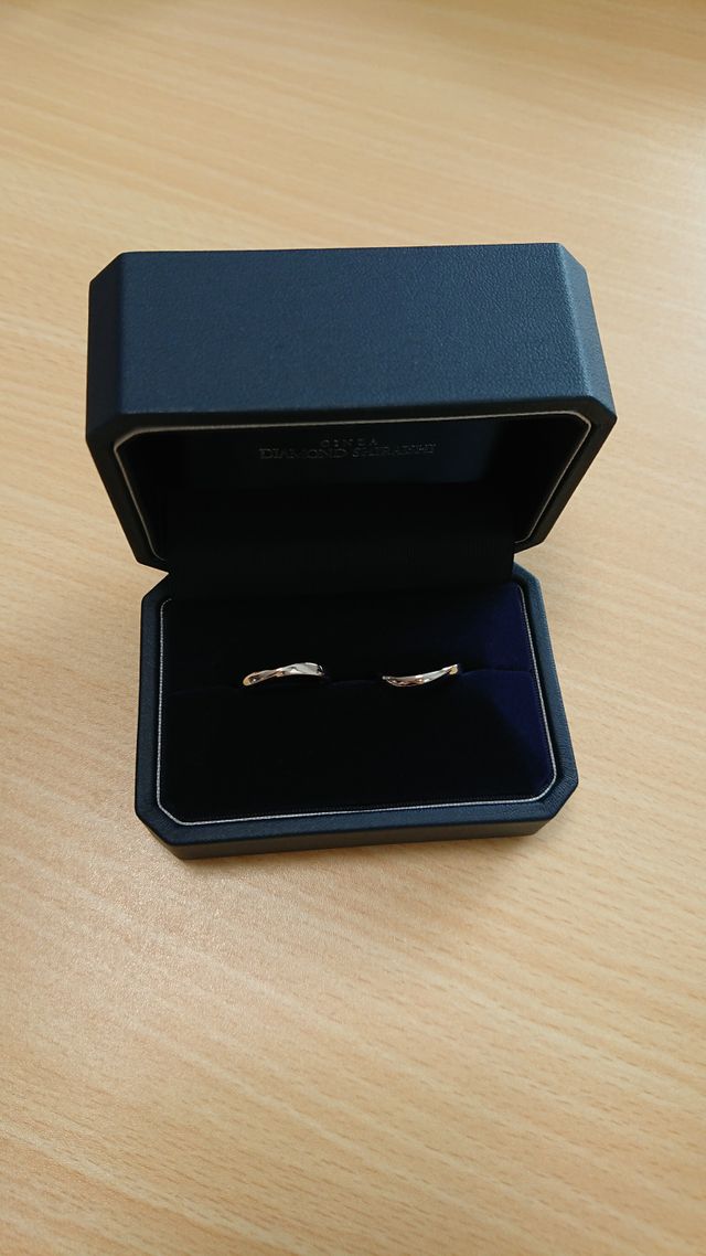 女性用に石がついていましたがなしのタイプにしていただきました