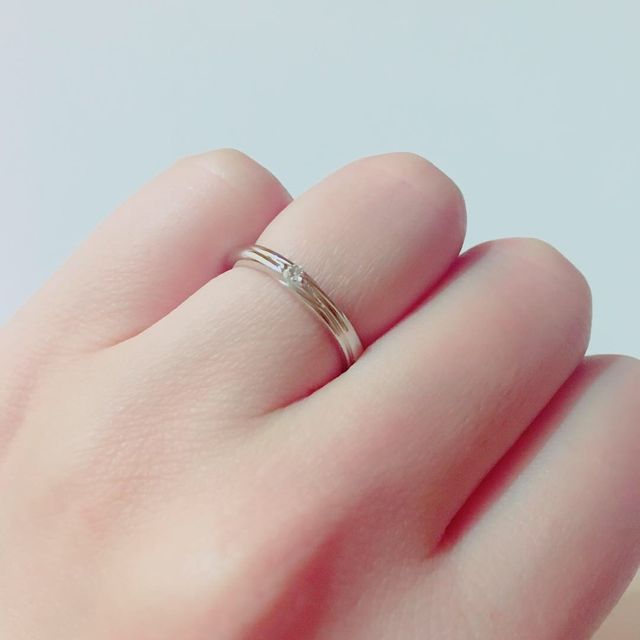 一粒ダイヤでデザインはシンプル