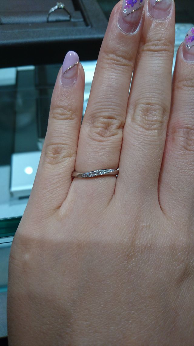 ダイヤモンドの輝きが綺麗です。