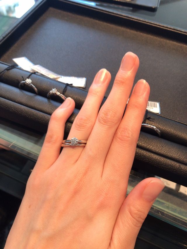 下のものが結婚指輪です。