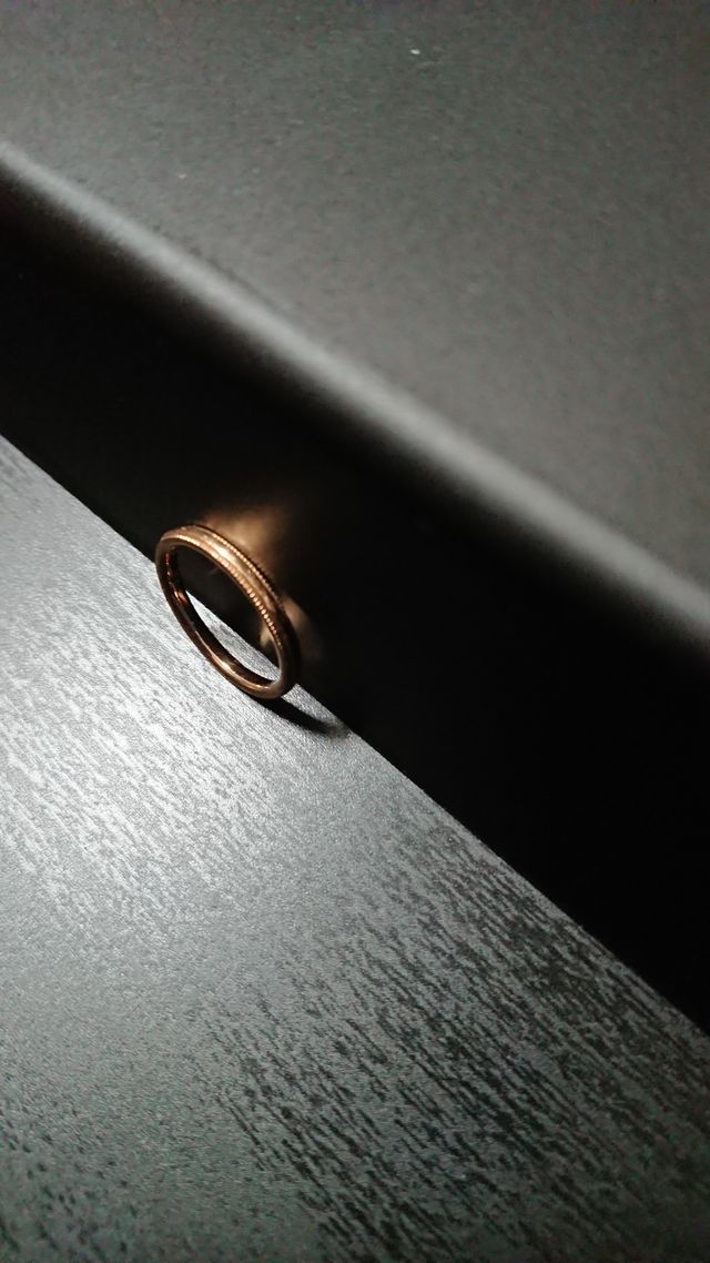 色黒にはピンクゴールドがベストマッチ。シンプルisベスト。