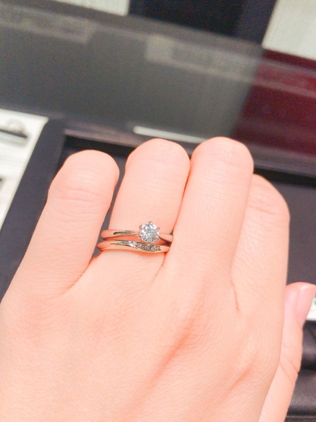 婚約指輪 レヴァランスと重ねづけ