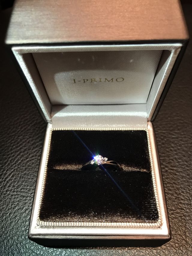 プロポーズされた時に、アイプリモの婚約指輪を頂きました♪