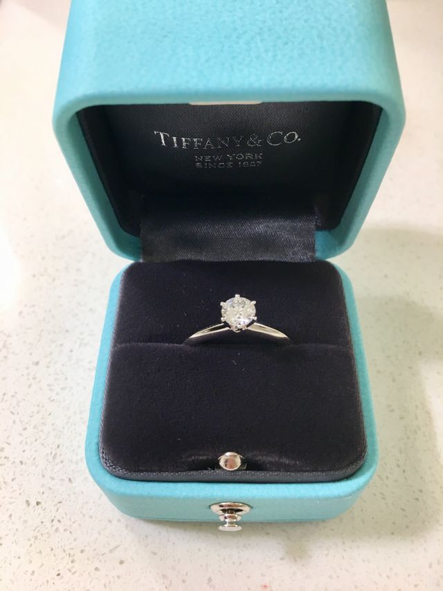 ティファニー セッティング 0.51カラット