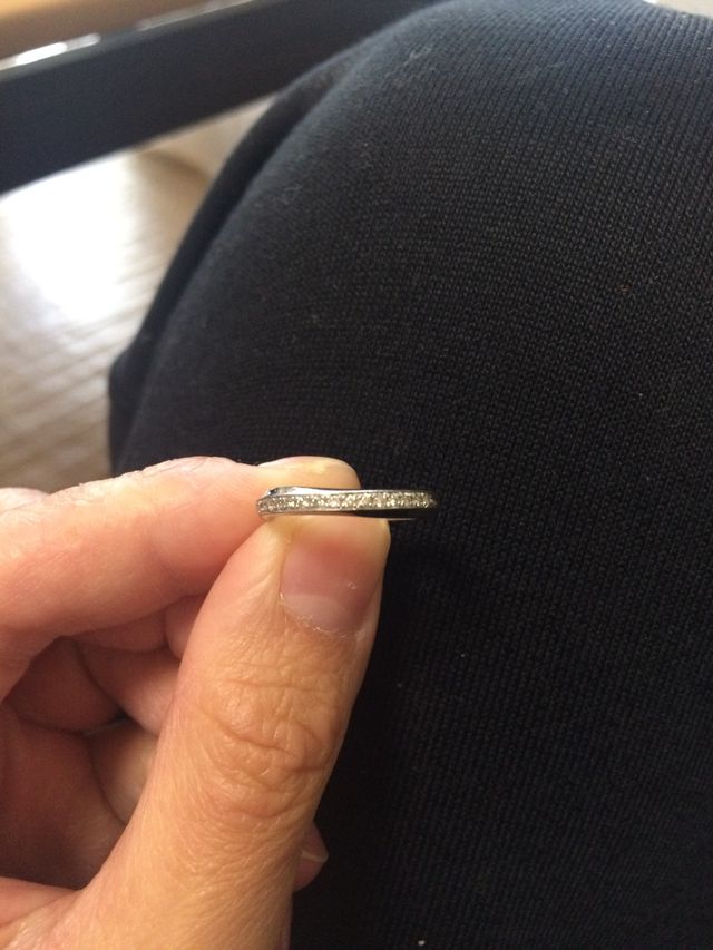 半分だけダイヤが入っています！