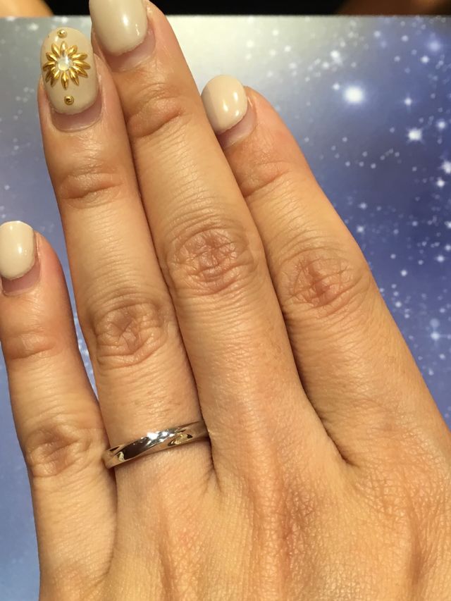 表側はウェーブ、裏側はストレート。気分によって両方楽しめる