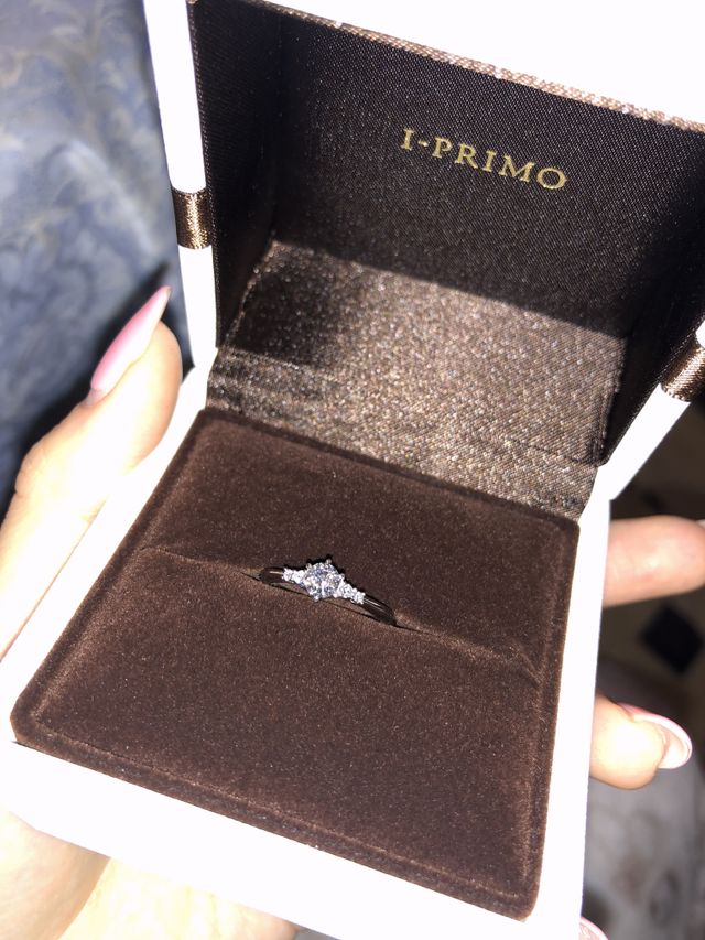 包装も箱も綺麗でした。一目惚れです。