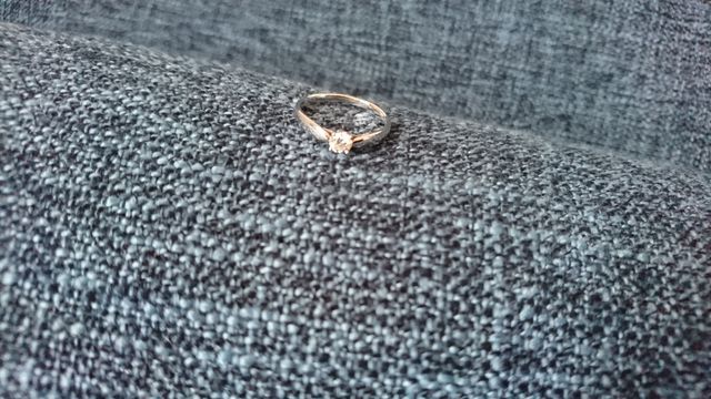 婚約指輪です