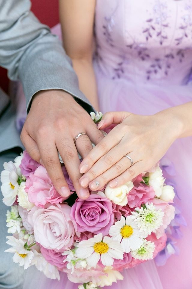 シンプルなタイプの結婚指輪です。