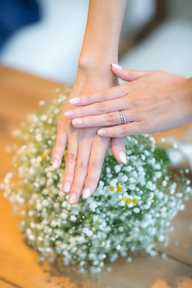 センターにダイヤモンドが入っていてかわいいです。