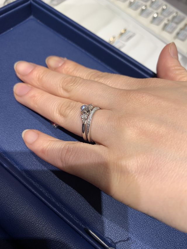 購入した婚約指輪と結婚指輪のセットリング
