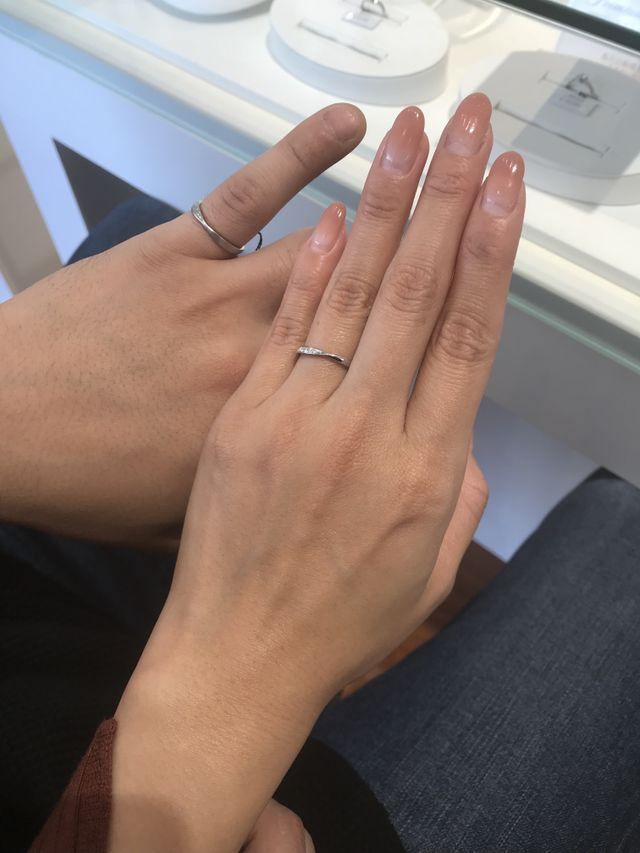 主人の指に合うサイズの試着用がなく小指で試着しました笑