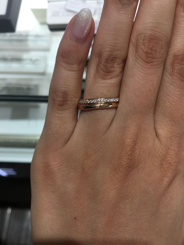 婚約指輪と結婚指輪でセットリングを探していました！