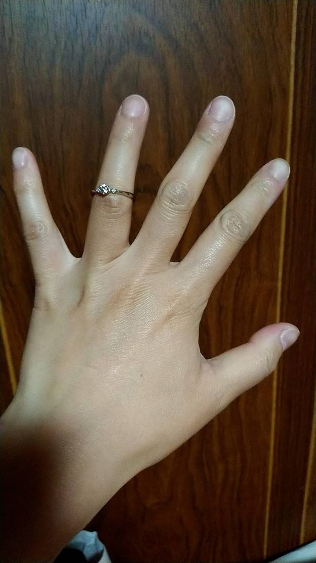 これは婚約指輪