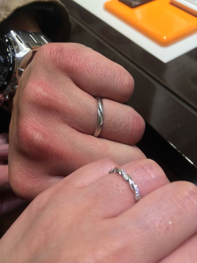 おそろプラチナのストレートタイプにしました。