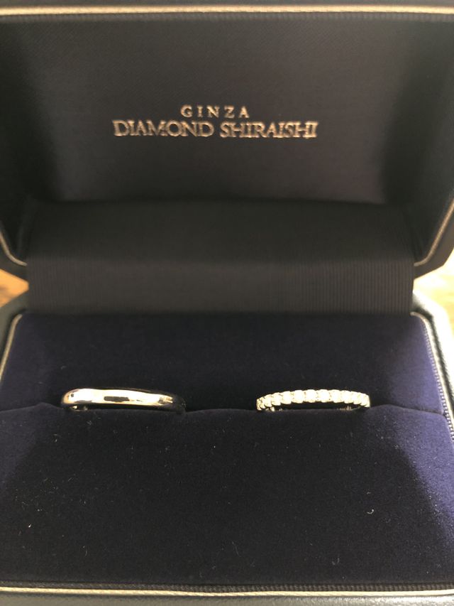 新郎PT2.5オーバル、新婦OR-06PT輝きが美しい！