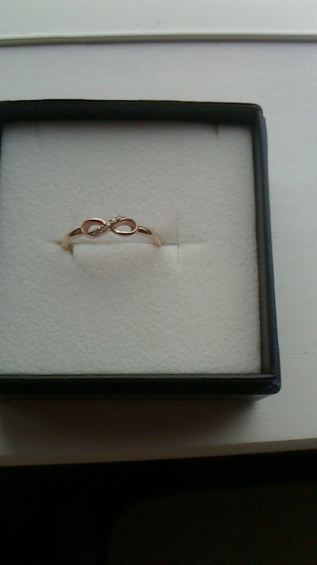 ピーチゴールドとデザインが素敵