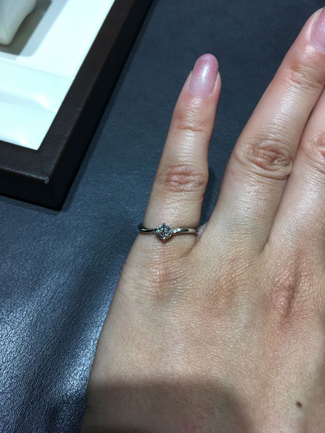 柊というデザインの指輪です。