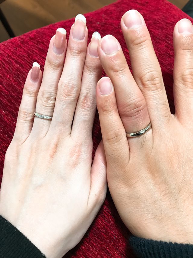 男性・女性とも指になじむような曲線がとても綺麗です