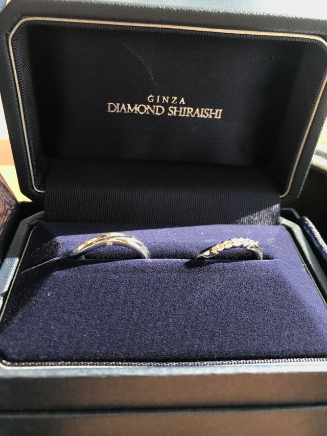 写りが悪いですが実物はキラッキラです。