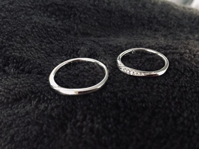 オプションで内側に石を入れてもらいました。