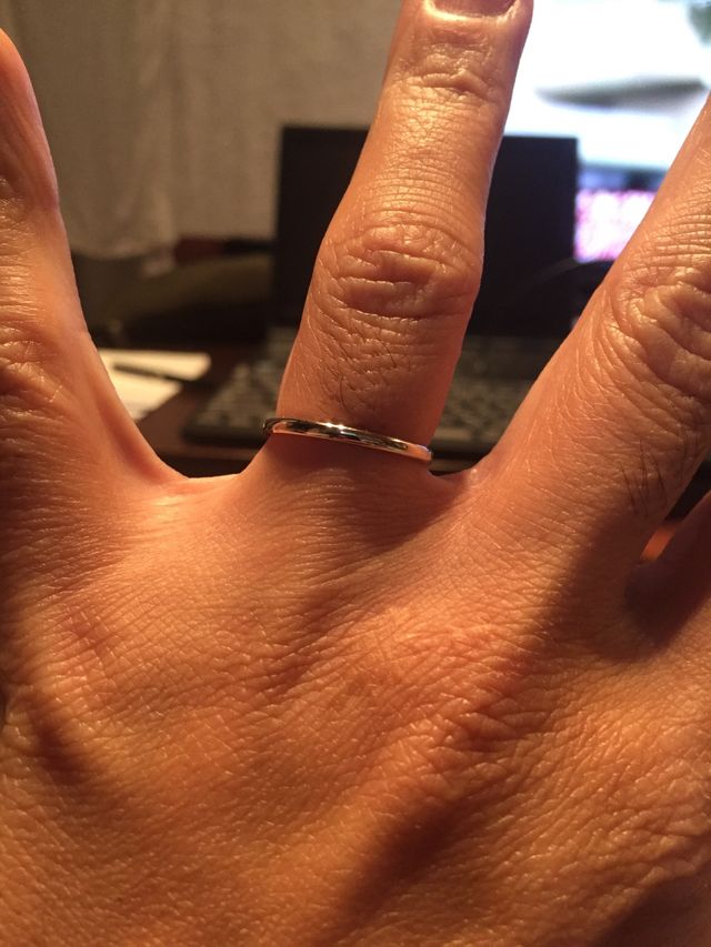 細いので、指が太いとお肉が乗ります…（汗）