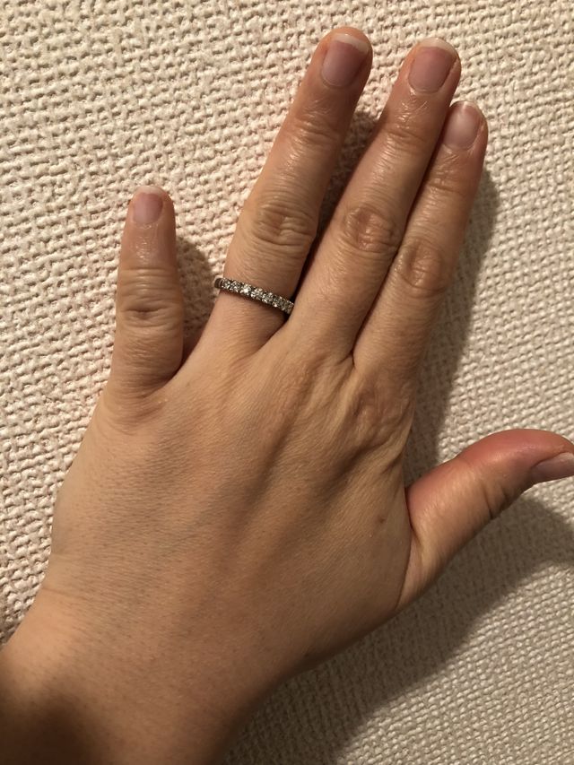 ハーフエタニティーのセレーネです。