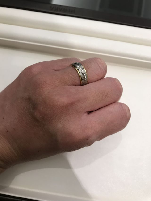 俄 花匠の彫 雪椿