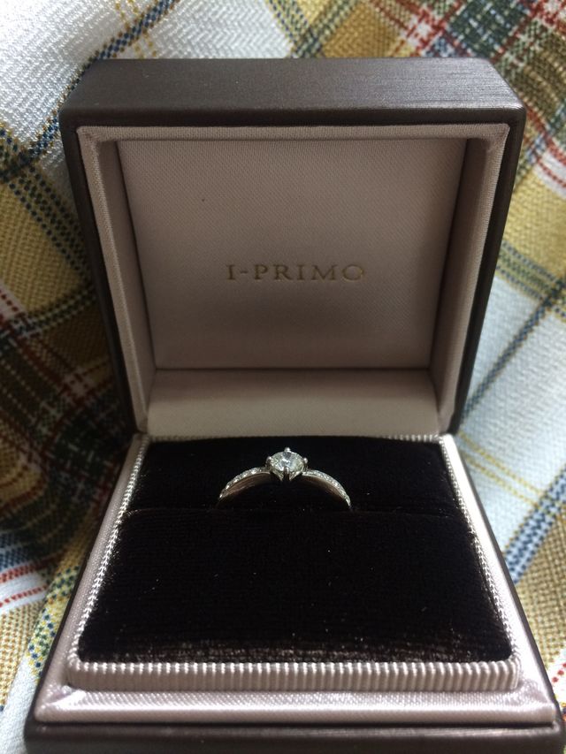 婚約指輪です。