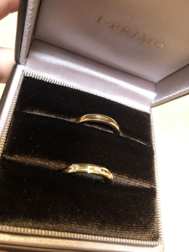 イエローゴールドのペア