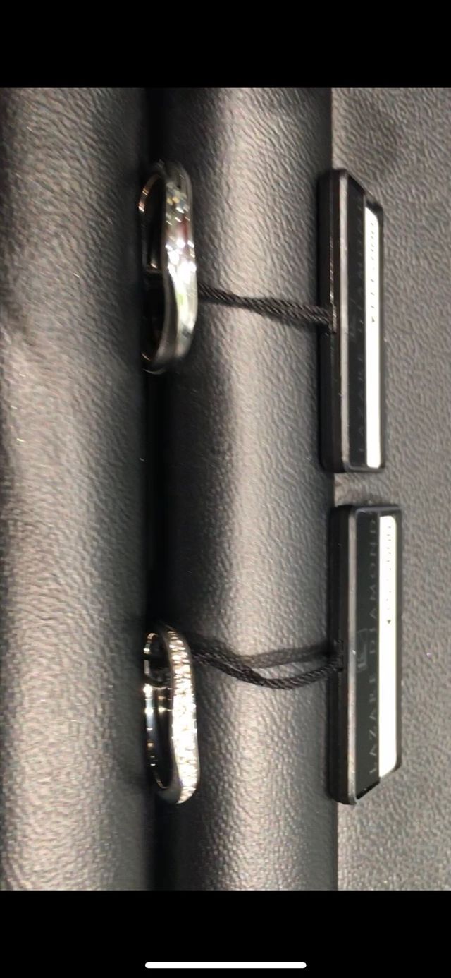 クレセントペア結婚指輪。