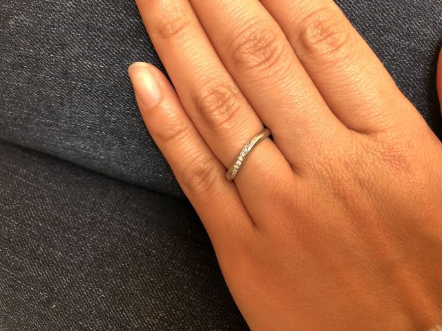 2人だけのメッセージを刻印した大切な指輪です