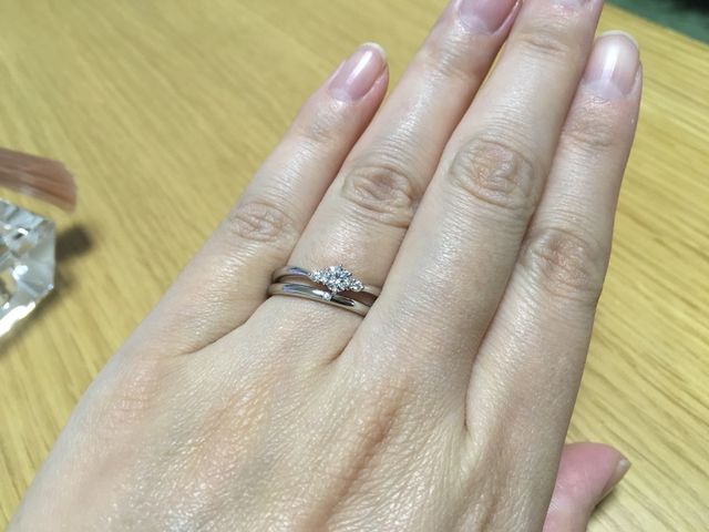 婚約指輪のメイサと重ね付け