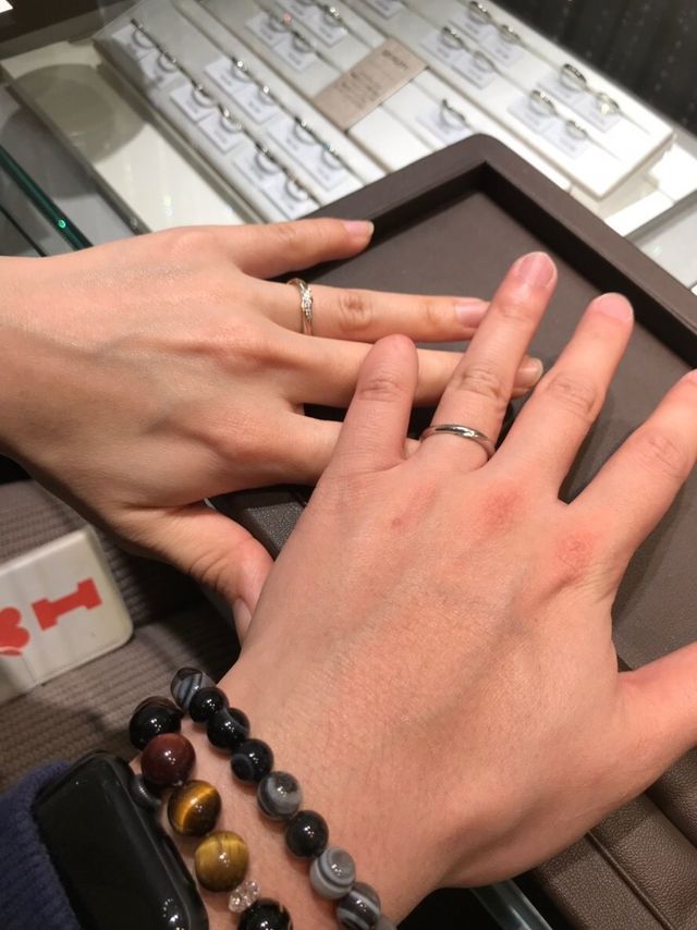 決めた時に二人で撮ったものです。