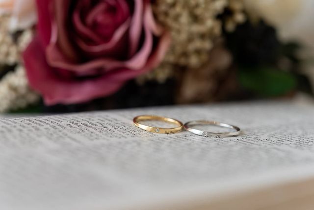 挙式の時にカメラマンさんに撮ってもらった写真です。