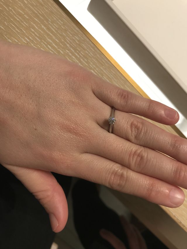 ティファニーセッティングです。