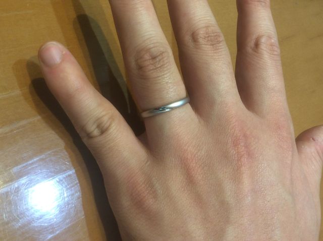 つや消し加工  細身のデザイン