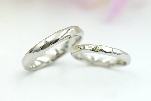 ストレートラインに細かい凹凸を入れてもらいました。