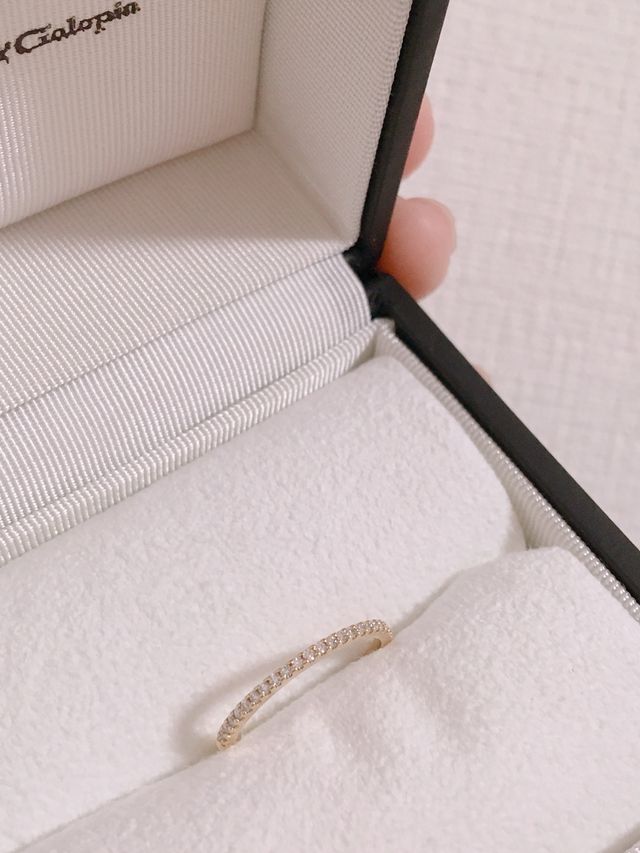 ダイヤが沢山入っていても主張しすぎず控えめなところが素敵です